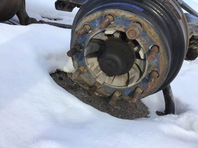 Detroit DA-F-12.5-3 Front Axle Assembly