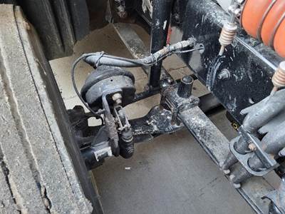 Detroit DA-F-13.3-3 Front Axle Assembly