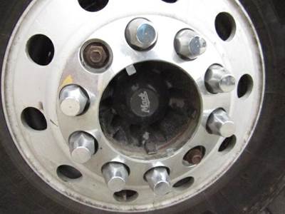 Mack 3QH590M Front Axle Assembly