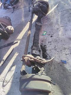 Mack Front Axle Assembly for a Mack CANNOT BE IDENTIFIED