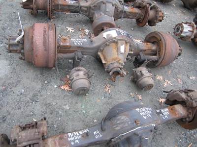 Eaton-Spicer 17060S Rear Axle Assembly