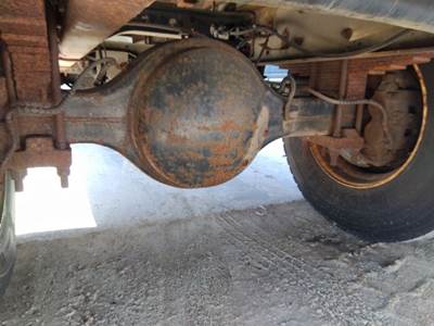 Eaton-Spicer 17060S Rear Axle Assembly