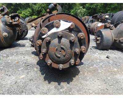Eaton-Spicer 17060S Rear Axle Assembly for a International 4300