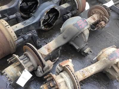 Eaton-Spicer 19060S Rear Axle Assembly