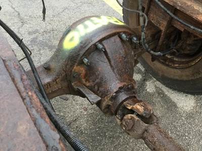 Eaton-Spicer 19060S Rear Axle Assembly