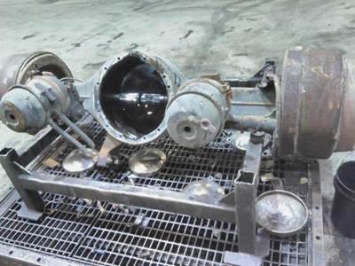 Eaton-Spicer 19060S Rear Axle Assembly