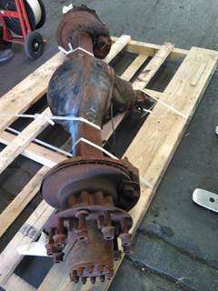 Eaton-Spicer 19060S Rear Axle Assembly