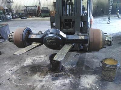 Eaton-Spicer 21060D Rear Axle Assembly