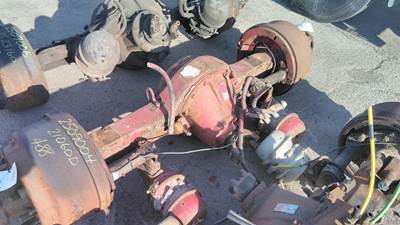 Eaton-Spicer 21060D Rear Axle Assembly