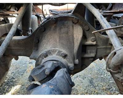 Eaton-Spicer 21060S Rear Axle Assembly