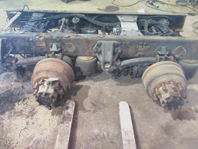 Eaton-Spicer DSP40R325 Rear Axle Assembly for a Peterbilt LOW AIR LEAF