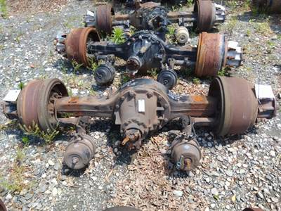 Eaton-Spicer P20060 Rear Axle Assembly for a Peterbilt 337