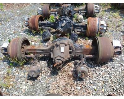 Eaton-Spicer P20060 Rear Axle Assembly for a Peterbilt 337