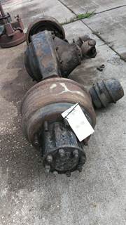 Eaton-Spicer RS381 Rear Axle Assembly