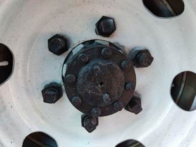 Isuzu 6CP Rear Axle Assembly