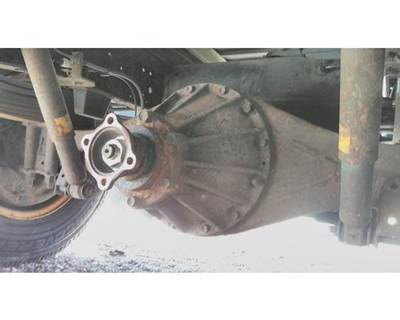 Isuzu R040 Rear Axle Assembly