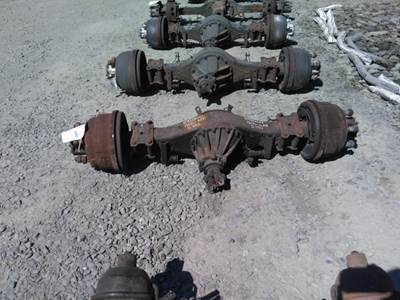 Isuzu R040 Rear Axle Assembly