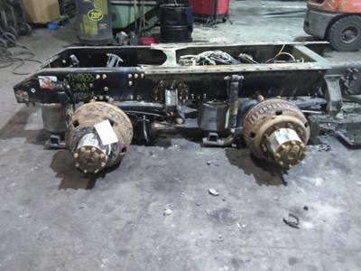 Meritor-Rockwell MD2014XR390 Rear Axle Assembly for a Volvo VNL