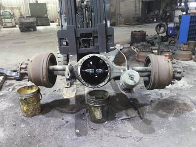 Eaton-Spicer DS404 Front Axle Housing