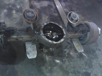 Eaton-Spicer DS404 Front Axle Housing