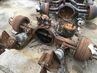 Eaton-Spicer DS463P Front Axle Housing