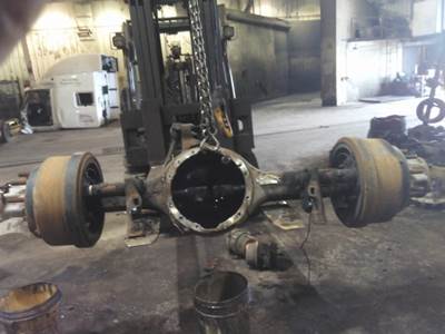 Eaton-Spicer DST40 Front Axle Housing