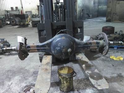 Eaton-Spicer 19050S Rear Axle Housing