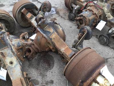 Eaton-Spicer RD404 Rear Axle Housing