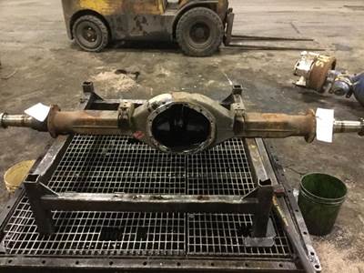 Eaton-Spicer S110L Rear Axle Housing