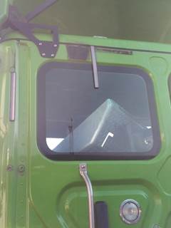 Freightliner Cascadia 113 Left Back Glass for a Freightliner CASCADIA 113 2018UP