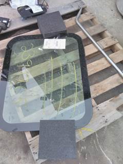 Freightliner Cascadia 116 Left Back Glass