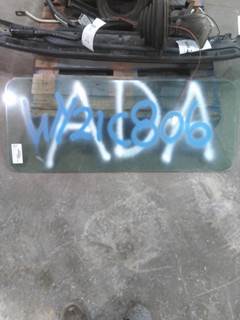 Mack Pinnacle CXU612 Back Glass for a Mack CXU612