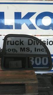 Mack Pinnacle CXU613 Left Back Glass for a Mack CXU613