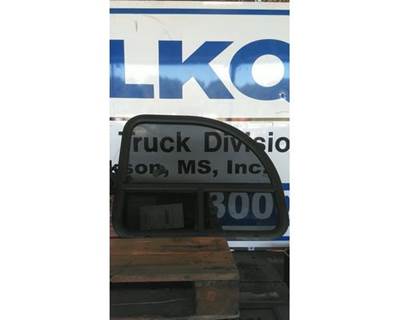 Mack Pinnacle CXU613 Left Back Glass for a Mack CXU613