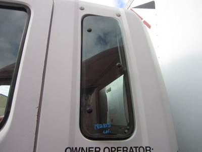 Mitsubishi Fuso FM617 Left Back Glass