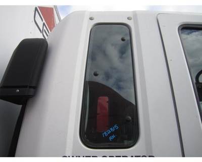 Mitsubishi Fuso FM617 Right Back Glass