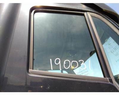 Peterbilt 387 Right Back Glass