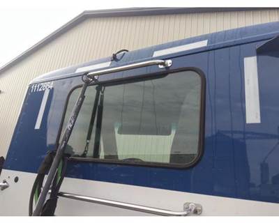 Peterbilt 579 Back Glass