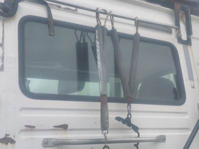 Volvo VNL Back Glass