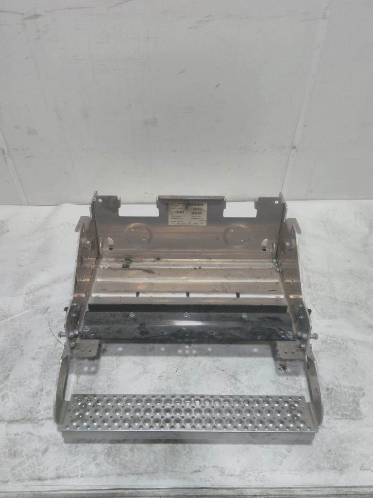 International 7400 Battery Box For Sale Antioch, TN 3754440F96