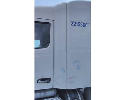 2019 Peterbilt 579 Left Filler Panel between Cab and Sleeper