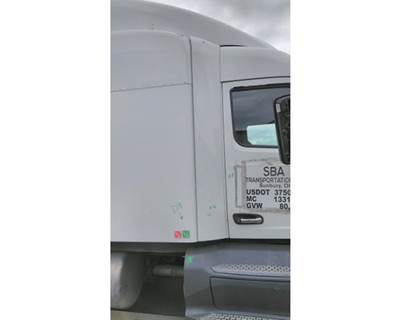 Used 2019 Peterbilt 579 Right Wind Deflector between Cab & Sleeper 77"