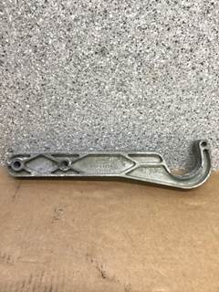 PETERBILT 15-06824 SIDE SKIRT/FAIRING BRACKET 