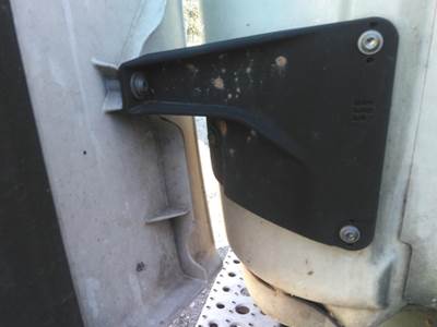 Freightliner Cascadia 113 Left Bracket for a Freightliner CASCADIA 113 2018UP
