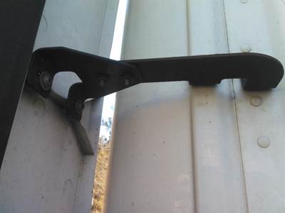 Freightliner Cascadia 113 Left Bracket for a Freightliner CASCADIA 113 2018UP