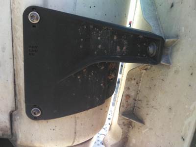 Freightliner Cascadia 113 Right Bracket for a Freightliner CASCADIA 113 2018UP