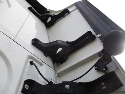 Freightliner Cascadia 125 Right Bracket