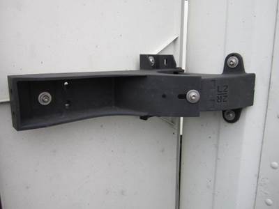 Freightliner Cascadia 125 Left Bracket