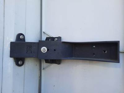 Freightliner Cascadia 125 Right Bracket
