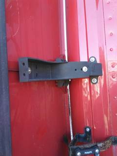 Freightliner Cascadia 125 Left Bracket